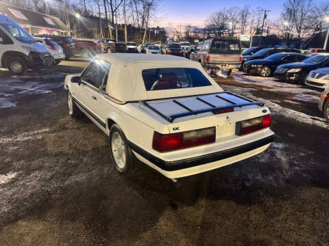 1990 Ford Mustang