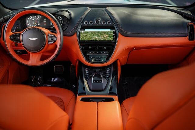 2022 Aston Martin DBX