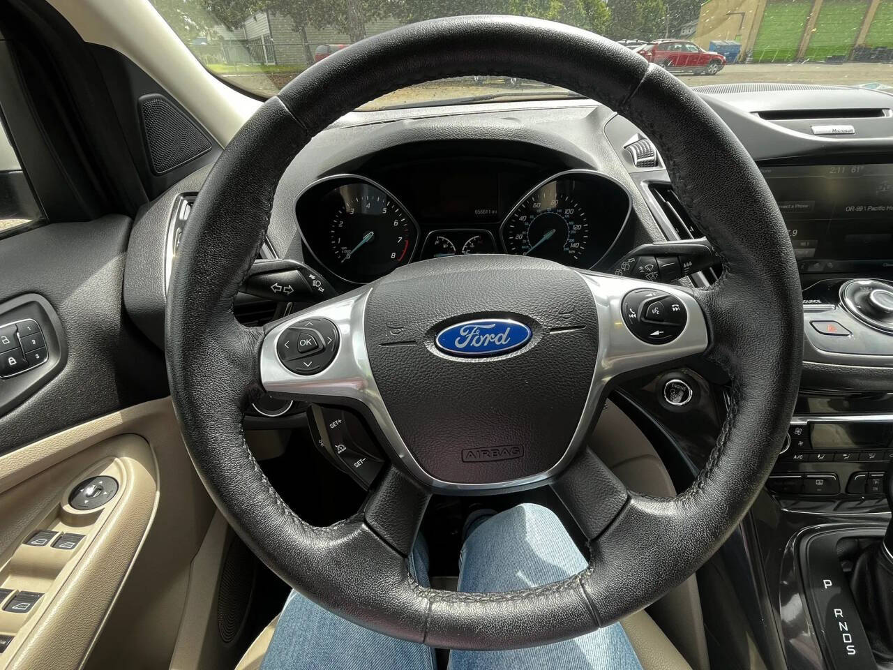 Off white 2015 Ford Escape Titanium AWD Titanium 4dr SUV 19