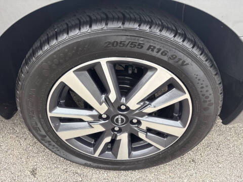 2023 Nissan Versa SV