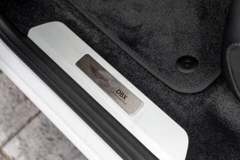 2025 Aston Martin DBX 707