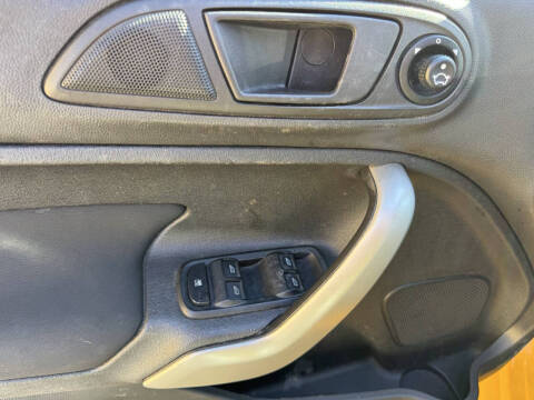 2011 Ford Fiesta SES