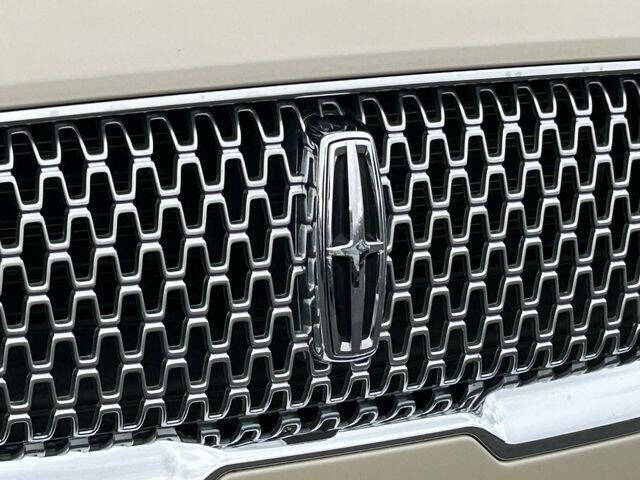 2018 Lincoln Continental Select