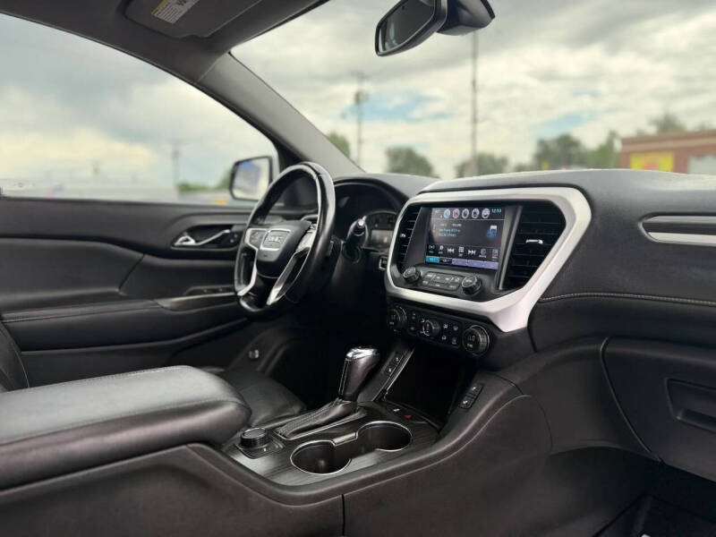 2017 GMC Acadia SLT-1