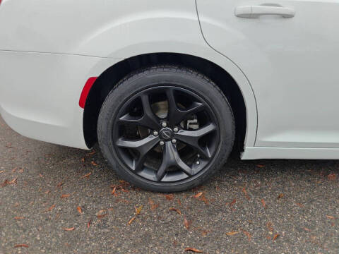 2022 Chrysler 300 Touring