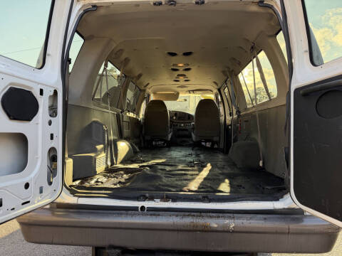 2006 Ford E-Series E-350 SD XLT