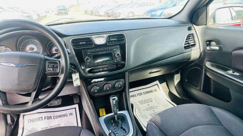 2013 Chrysler 200 LX