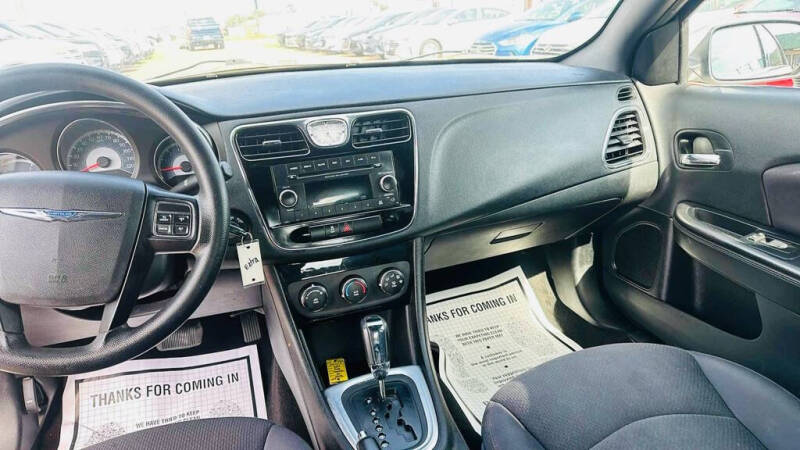 2013 Chrysler 200 LX