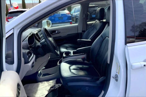 2022 Chrysler Pacifica Touring L