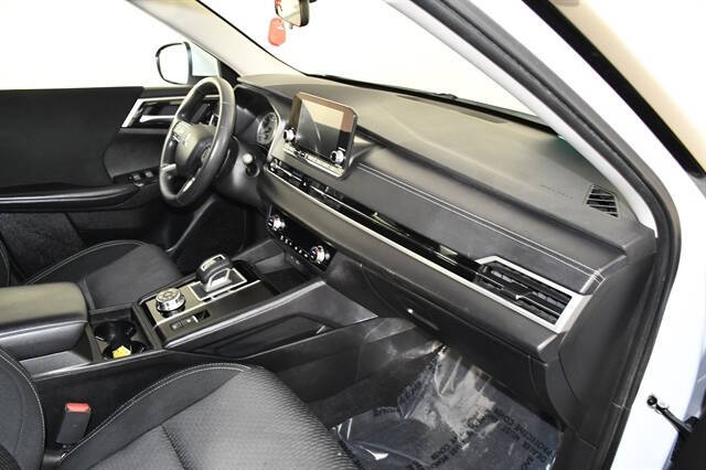 2024 Mitsubishi Outlander ES