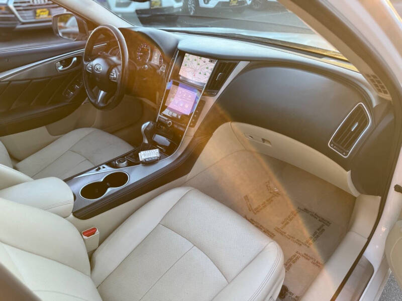 2017 Infiniti Q50 2.0T