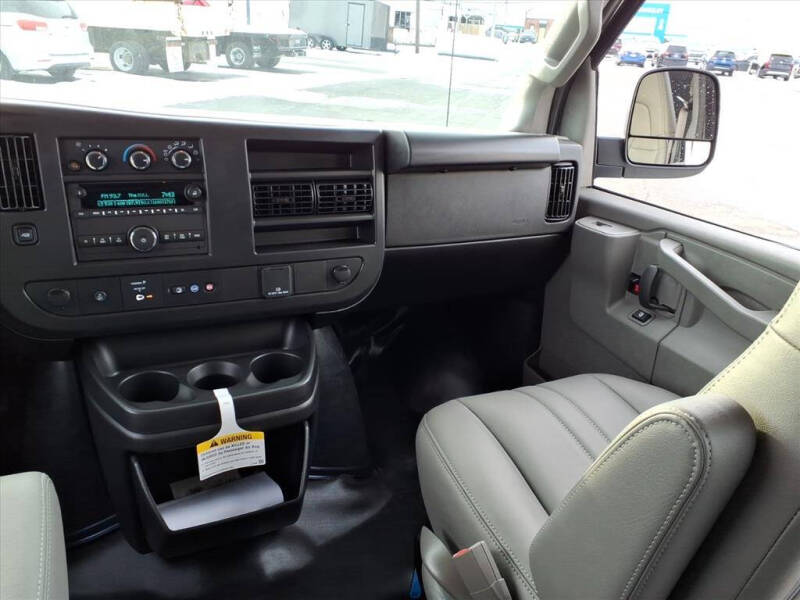 2025 Chevrolet Express 2500