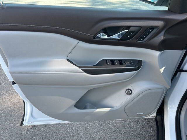 2022 GMC Acadia SLT
