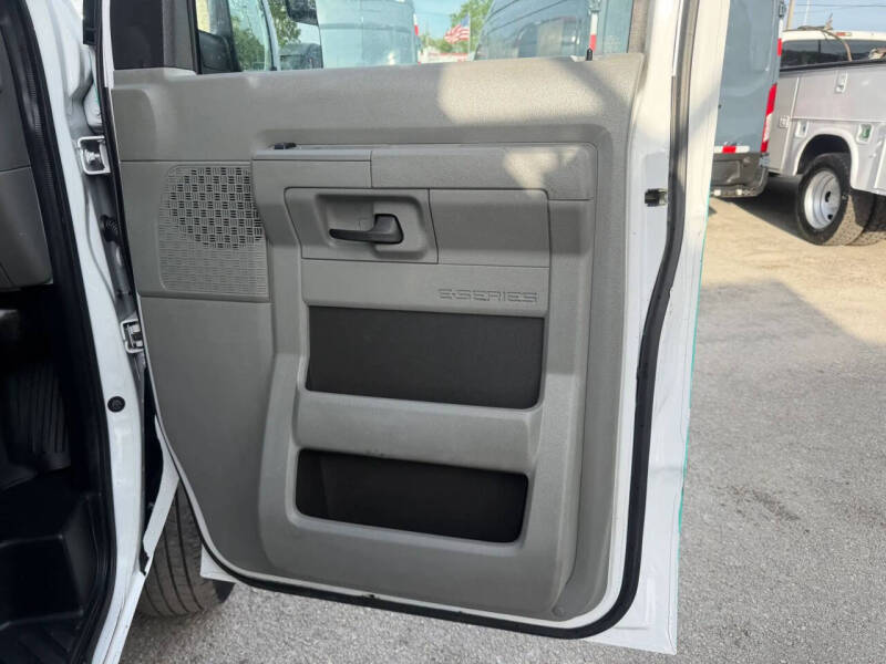 2013 Ford E-Series E-350 SD