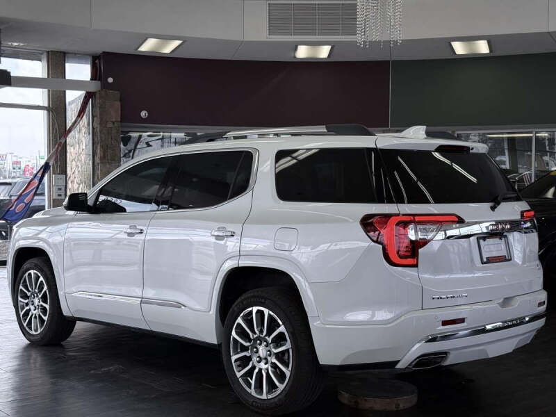 2022 GMC Acadia Denali