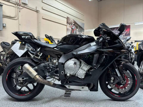 2015 Yamaha YZF-R1