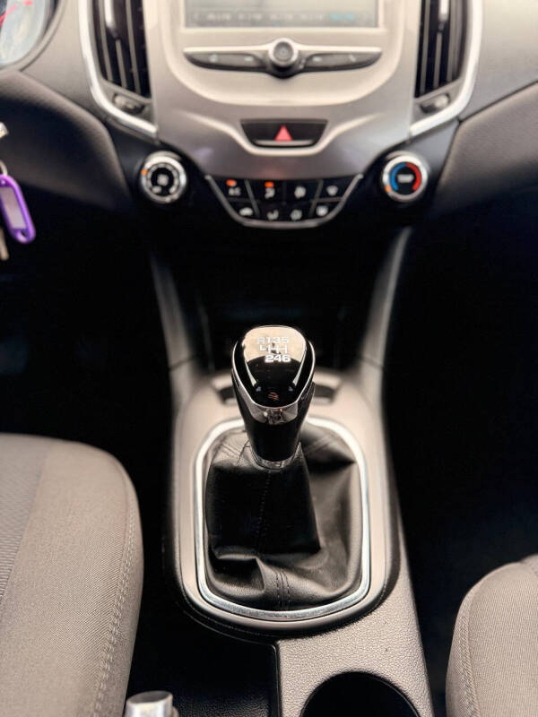 2017 Chevrolet Cruze LT Manual