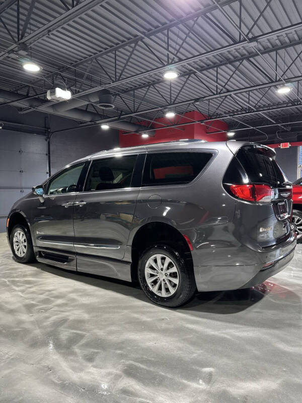 2018 Chrysler Pacifica Touring L