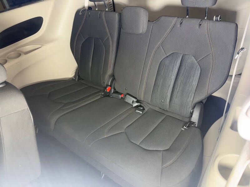 2017 Chrysler Pacifica Touring-L