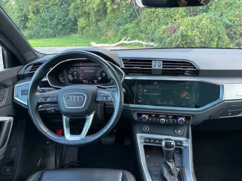2024 Audi Q3 quattro S line Premium 45 TFSI