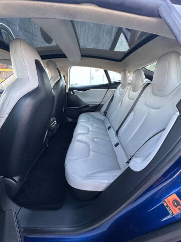 2015 Tesla Model S 85