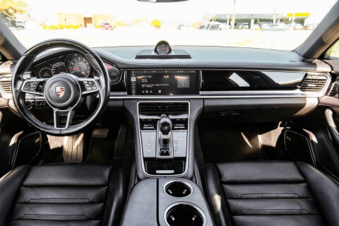 2018 Porsche Panamera 4
