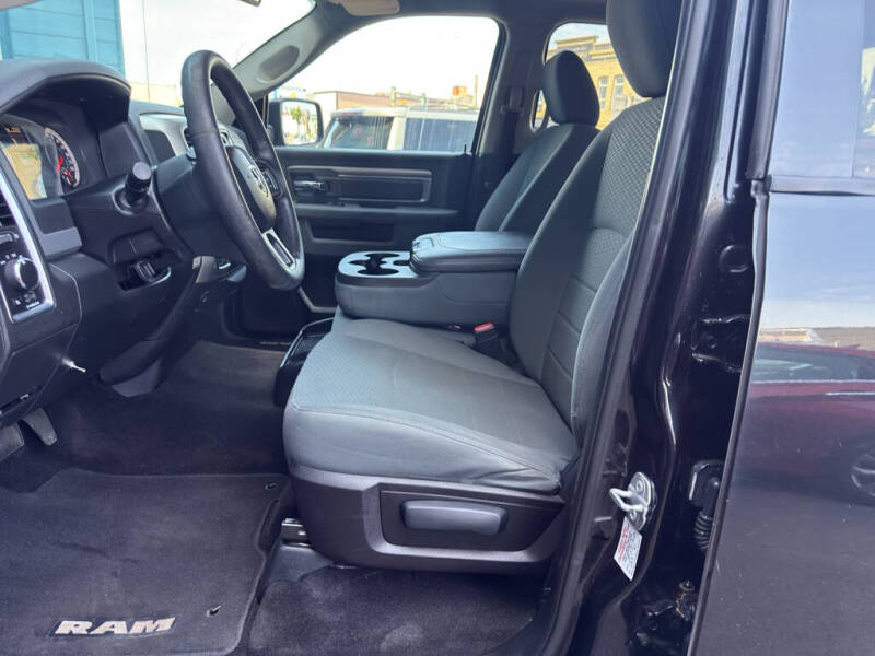 2016 RAM 1500 SLT