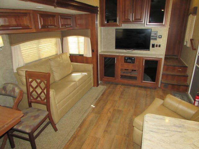 2016 Forest River F282RKX