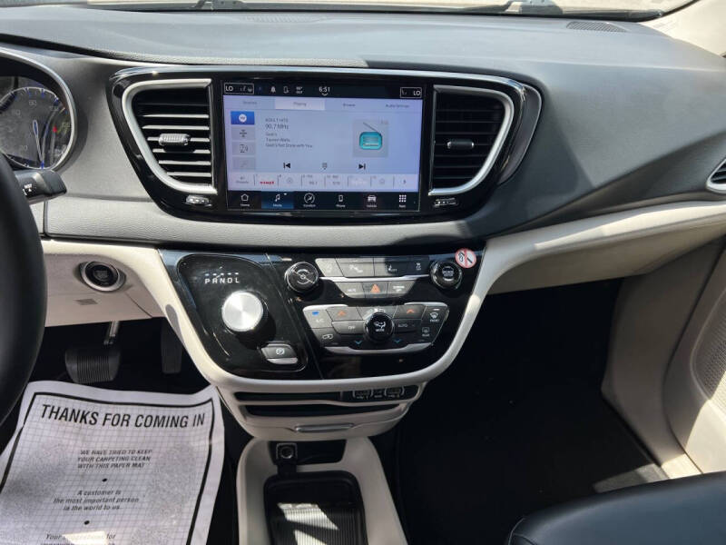 2023 Chrysler Pacifica Touring L