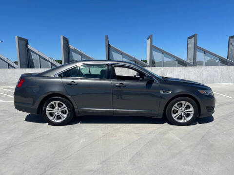 2018 Ford Taurus SEL