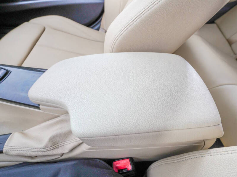 2017 BMW 3 Series 330e iPerformance