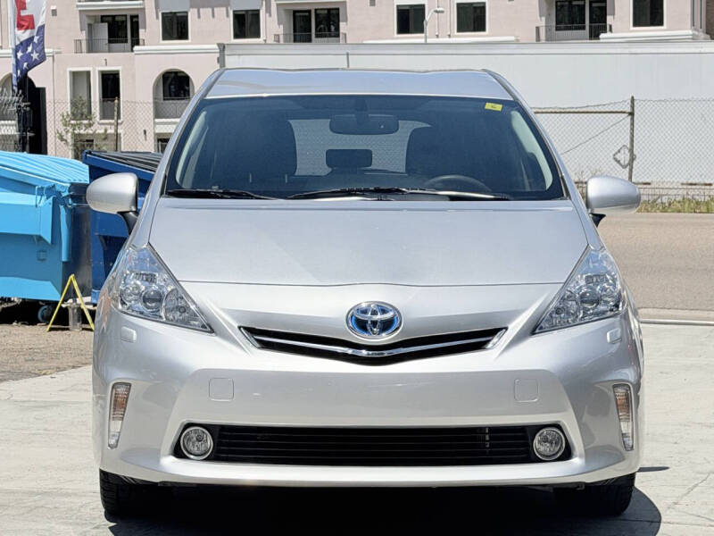 2012 Toyota Prius v Five