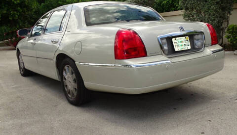 2004 Lincoln Town Car Ultimate