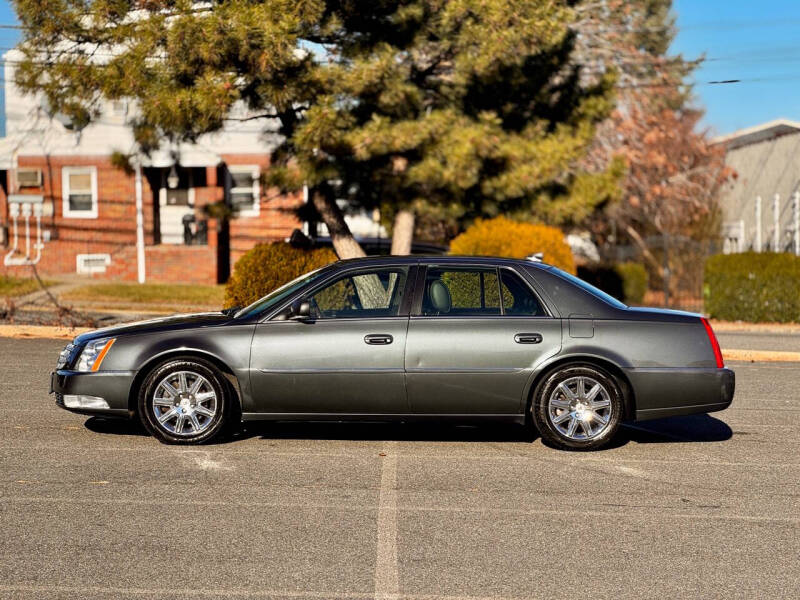 2011 Cadillac DTS Premium Collection photo 4