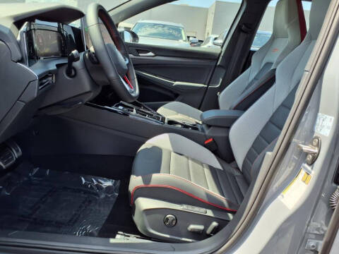 2025 Volkswagen Golf GTI SE