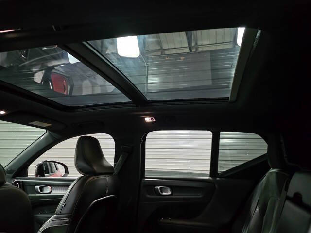 2020 Volvo XC40 T4 R-Design