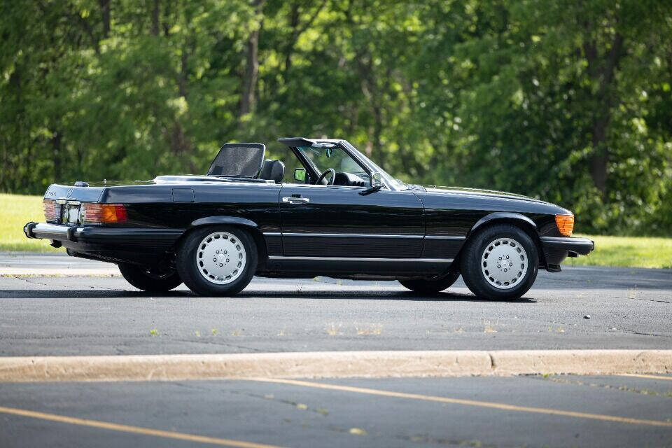 1988 Mercedes-Benz 560-Class for sale at Autowerks in Cary, IL