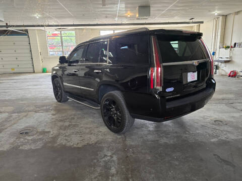 2017 Cadillac Escalade Luxury