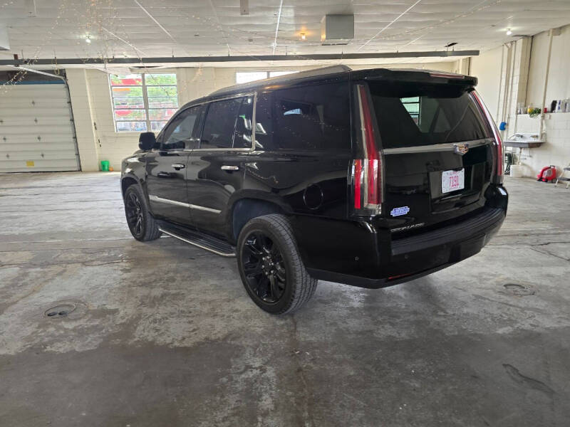 2017 Cadillac Escalade Luxury