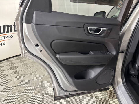 2025 Volvo XC60 B5 Plus Dark Theme