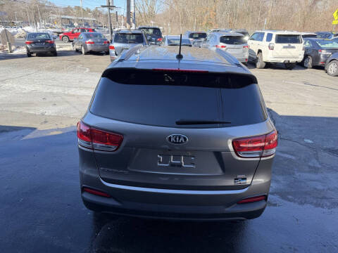 2016 Kia Sorento LX