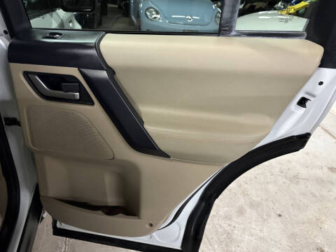 2012 Land Rover LR2 HSE LUX