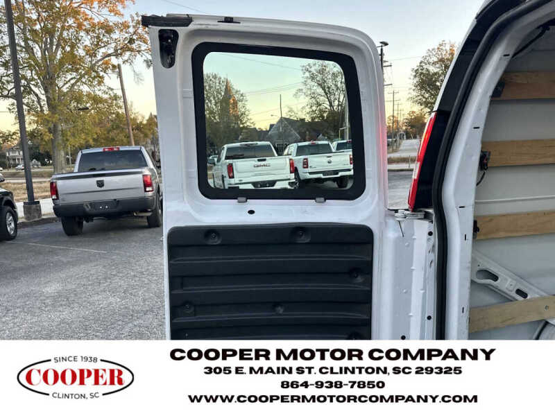 2023 Chevrolet Express 2500