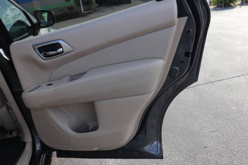 2015 Nissan Pathfinder SL