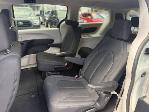 2018 Chrysler Pacifica LX