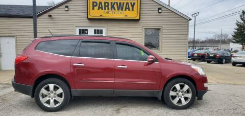 2011 Chevrolet Traverse for sale at Parkway Motors in Springfield IL