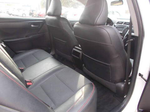 2017 Toyota Camry SE