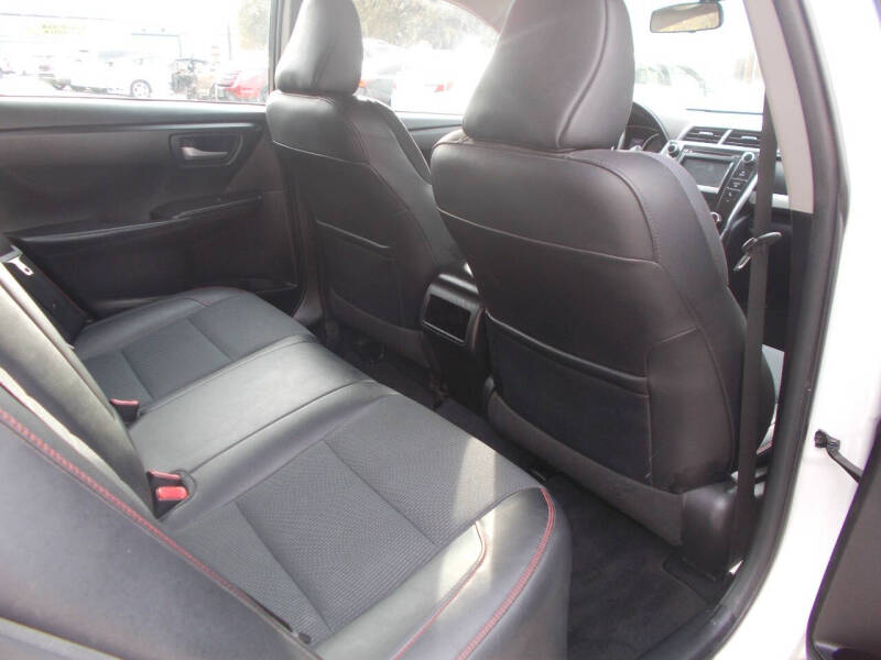 2017 Toyota Camry SE