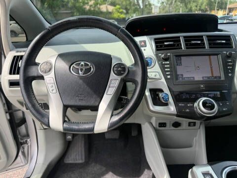 2013 Toyota Prius v Five