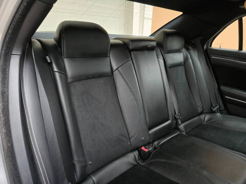 2012 Chrysler 300 SRT8